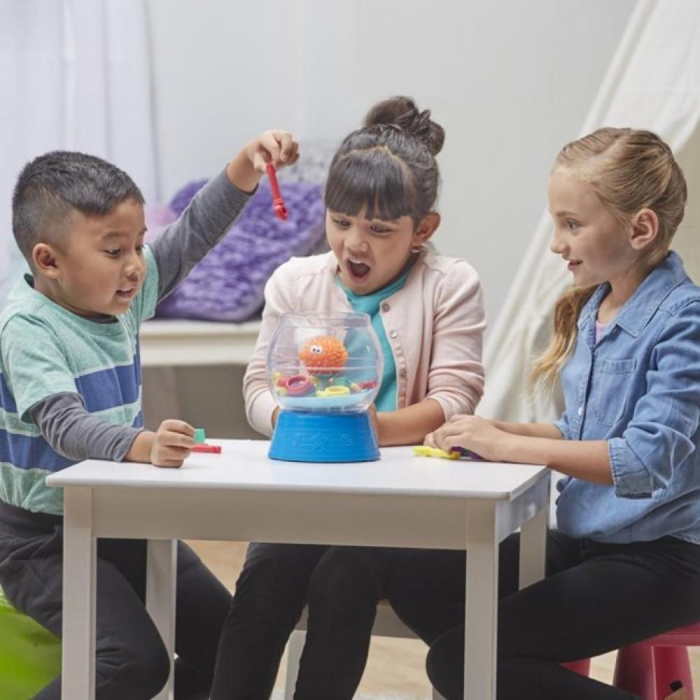 Настільна гра Hasbro Полохлива рибка (E3255)