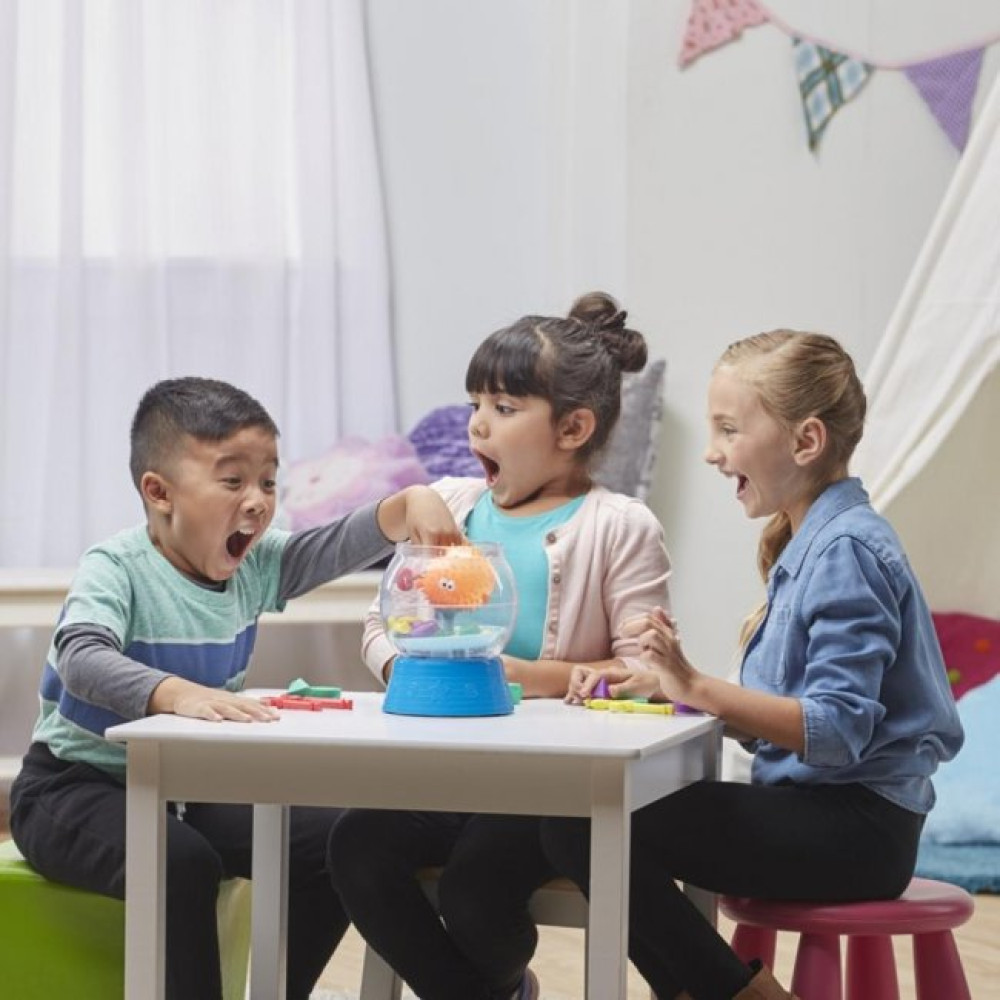 Настільна гра Hasbro Полохлива рибка (E3255)