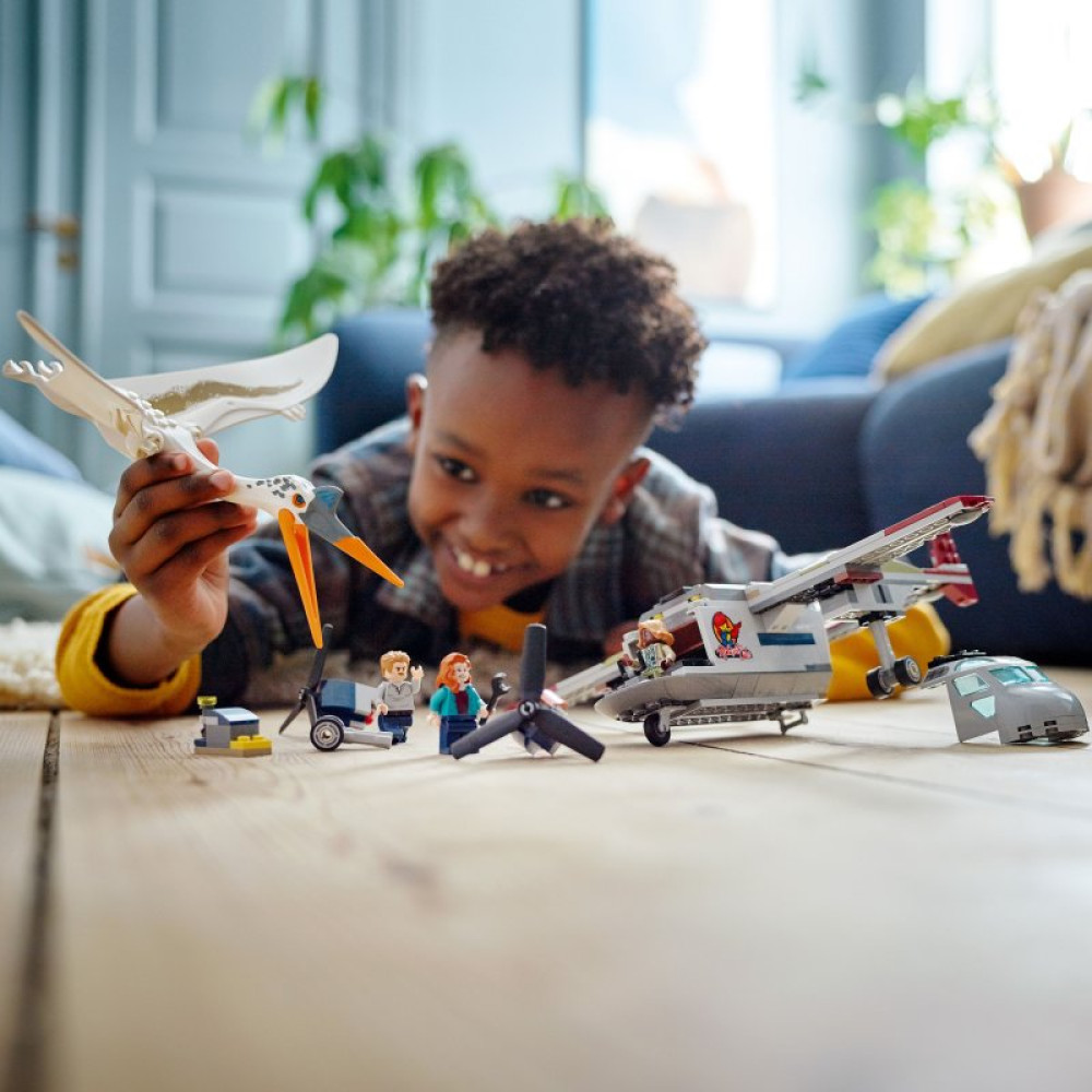 Конструктор LEGO Jurassic World Нападение кетцалькоатля на самолет 306 деталей (76947)