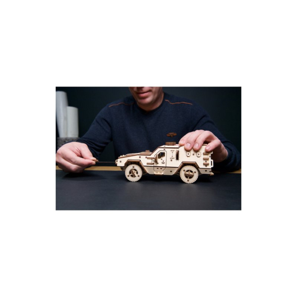 Конструктор Ugears Бойова машина Дозор-Б (6337407)