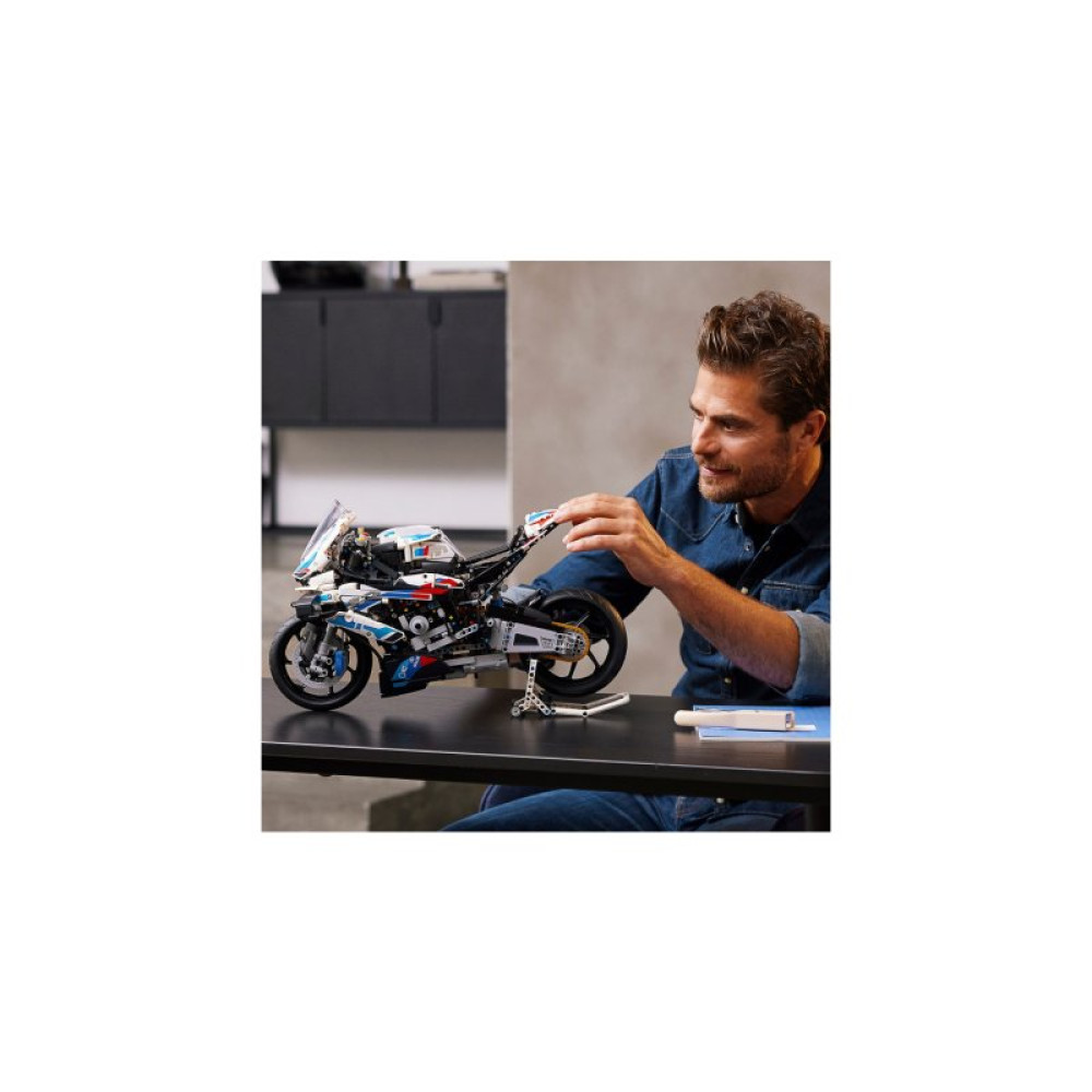 Конструктор LEGO Technic BMW M 1000 RR (42130)
