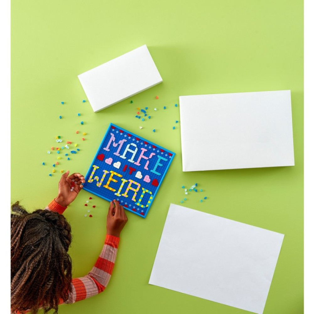 Конструктор LEGO DOTS Большой набор тайлов: буквы 722 детали (41950)