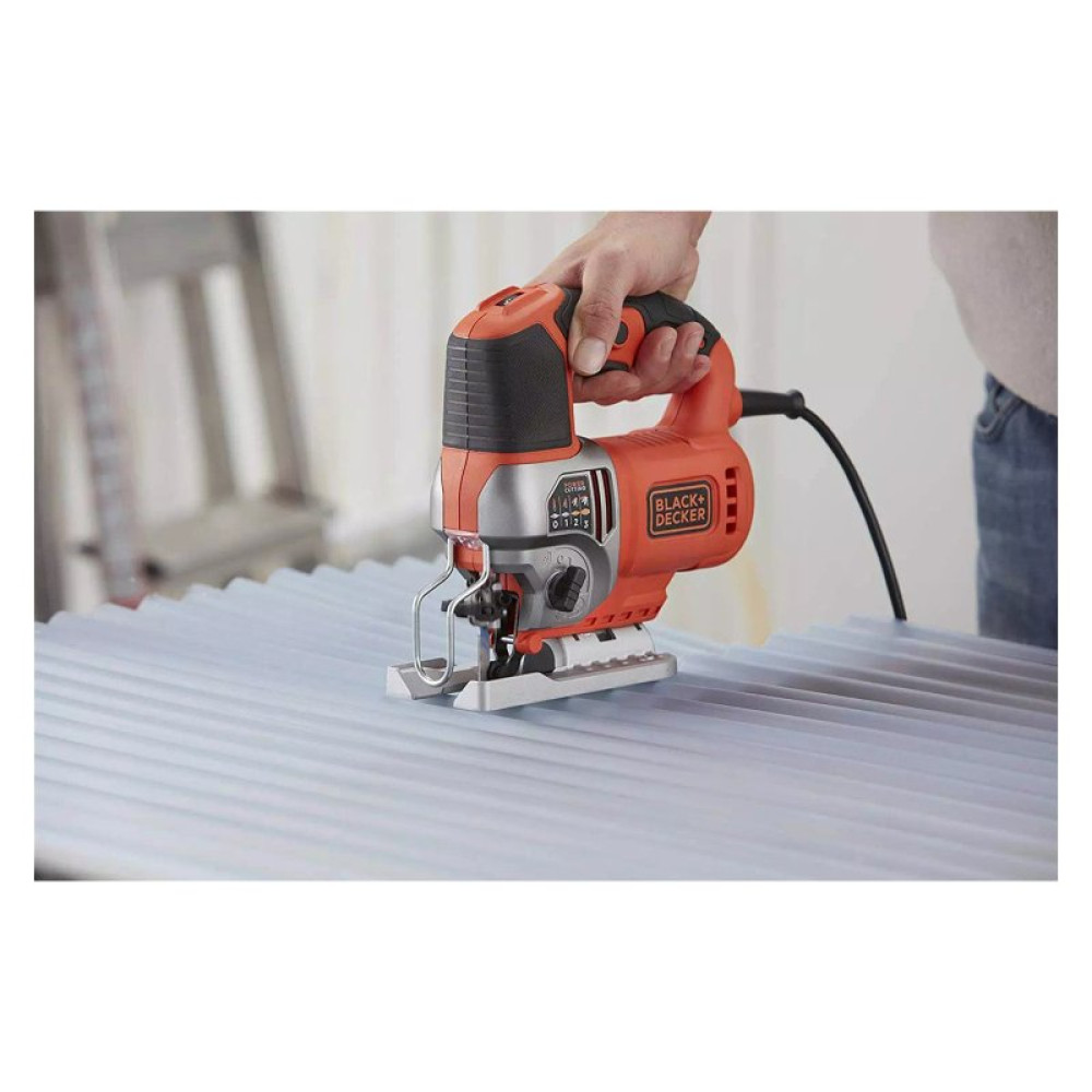 Электролобзик Black&Decker 50 Вт, 1000 - 3100 ход/мин, 2.2 кг, кейс (BES610K)
