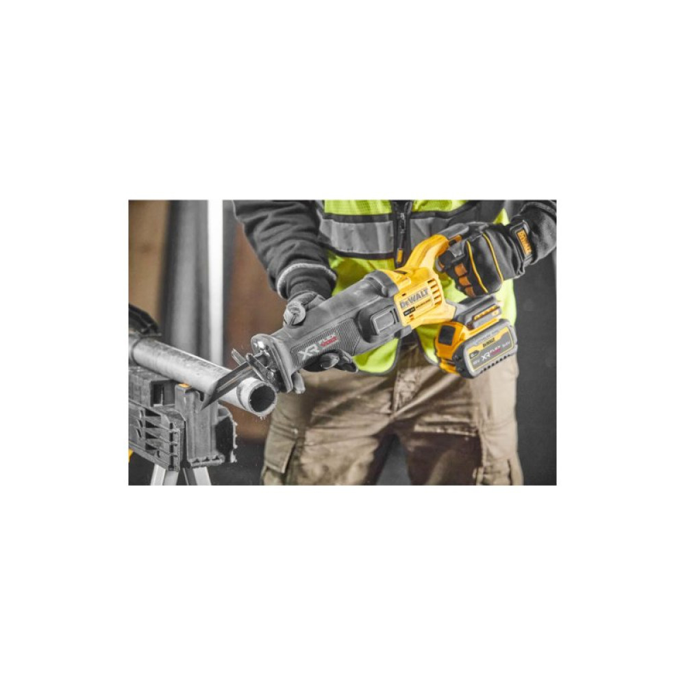 Шабельна пила DeWALT 18В XR Li-lon, 0 - 3000 ход/хв, 3.5 кг, кейс TSTAK (без АКБ та ЗП) (DCS386NT)