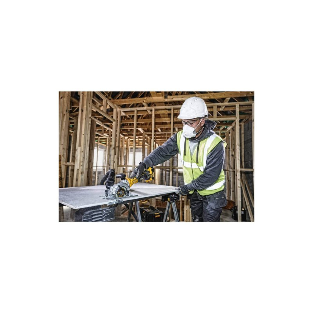 Дискова пила DeWALT 18В XR Li-Ion, безщіткова, диск 115х9.5 мм, 2.5 кг, 2x5Ah, кейс TSTAK (DCS571P2)