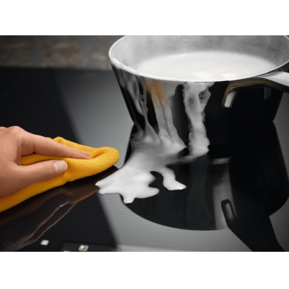 Варочна поверхня Electrolux EIS6448