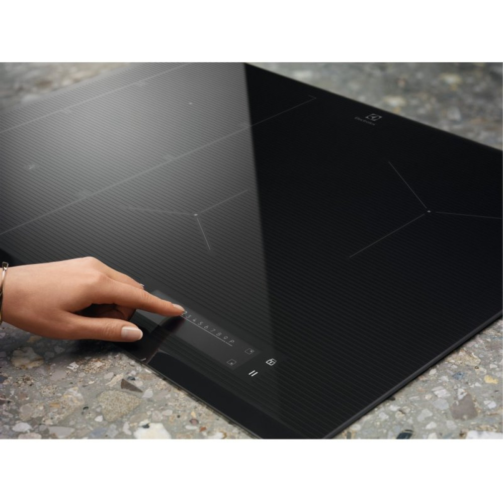 Варочна поверхня Electrolux EIS84486