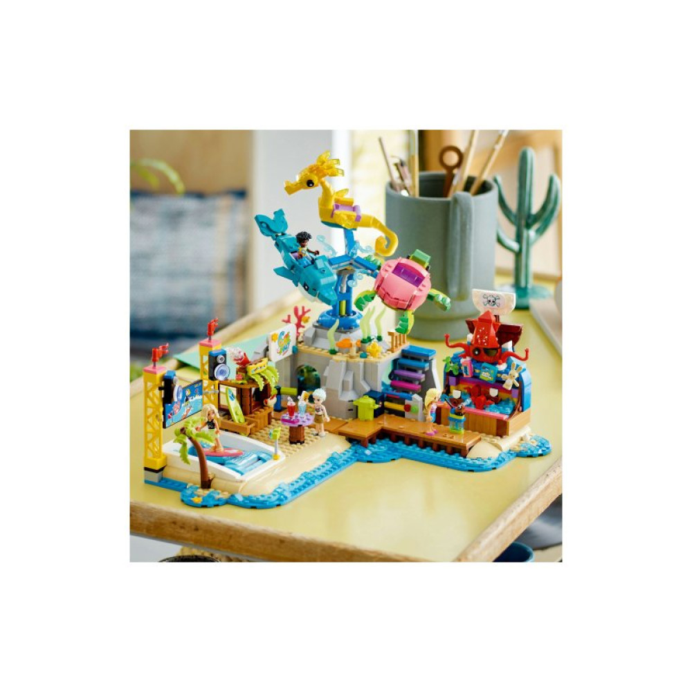 Конструктор LEGO Friends Пляжный парк развлечений 1348 деталей (41737) Конструктор LEGO Friends Пляжный парк развлечений 1348 деталей (41737)