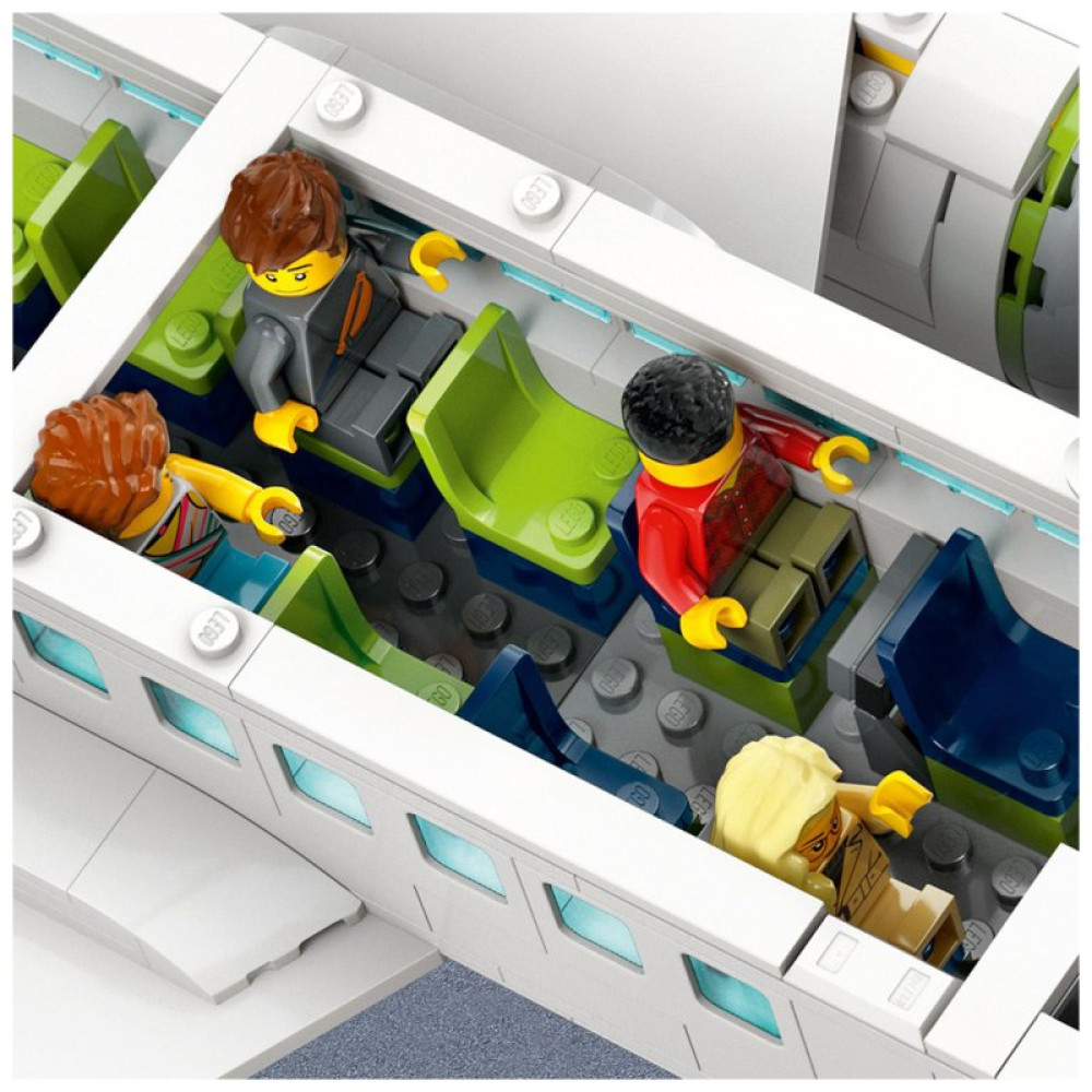 Конструктор LEGO City Пассажирский самолет 913 деталей (60367) Конструктор LEGO City Пассажирский самолет 913 деталей (60367)
