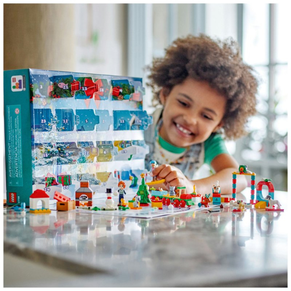 Конструктор LEGO Friends Новогодний календарь на 2023 год 231 деталь (41758-)