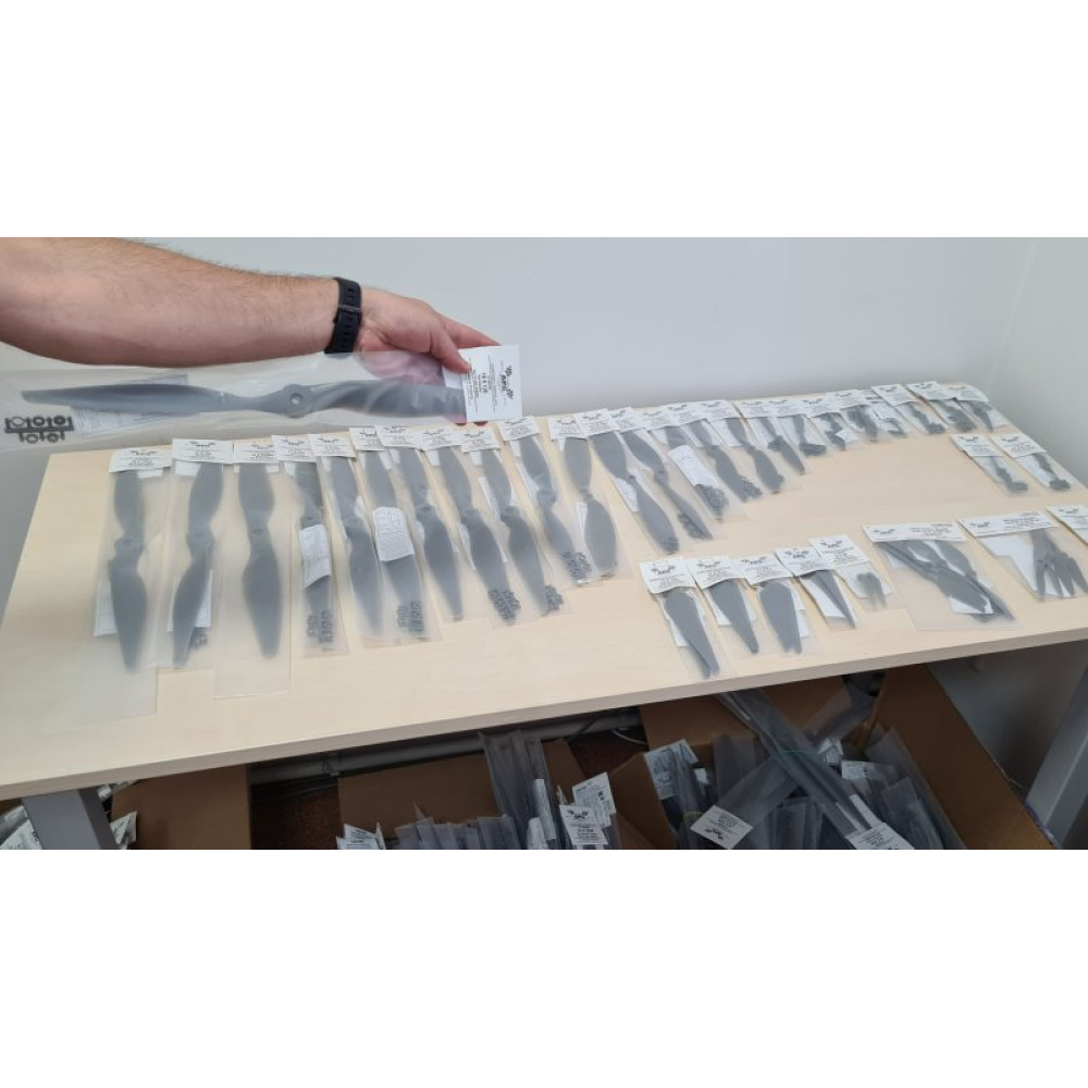 Пропелер 18" електро APC 18x12E для р/у літаків (1 шт CCW) (APC-LP18012E)