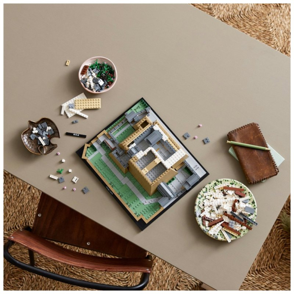 Конструктор LEGO Architecture Замок Химэдзи 2125 деталей (21060) Конструктор LEGO Architecture Замок Химэдзи 2125 деталей (21060)