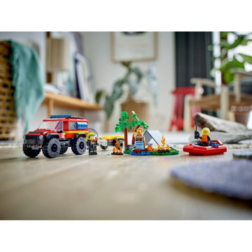 Конструктор LEGO City Пожарный внедорожник со спасательной лодкой 301 деталей (60412) Конструктор LEGO City Пожарный внедорожник со спасательной лодкой 301 деталей (60412)