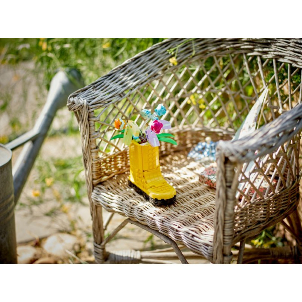 Конструктор LEGO Creator Цветы в лейке 420 деталей (31149) Конструктор LEGO Creator Цветы в лейке 420 деталей (31149)