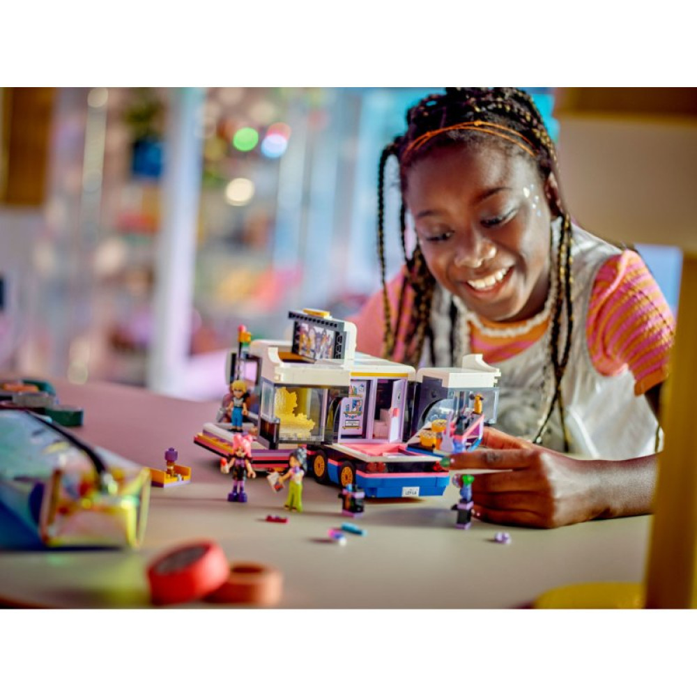 Конструктор LEGO Friends Автобус для музыкального тура поп-звезды 845 деталей (42619)