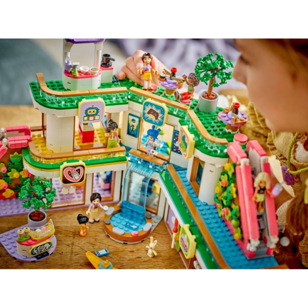 Конструктор LEGO Friends Торговый центр в Хартлейк-Сити 1237 деталей (42604) Конструктор LEGO Friends Торговый центр в Хартлейк-Сити 1237 деталей (42604)