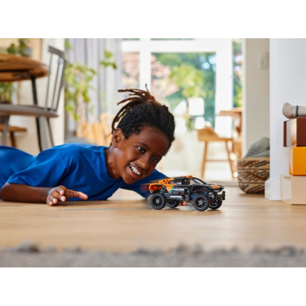 Конструктор LEGO Technic Автомобиль для гонок NEOM McLaren Extreme E 252 деталей (42166) Конструктор LEGO Technic Автомобиль для гонок NEOM McLaren Extreme E 252 деталей (42166)
