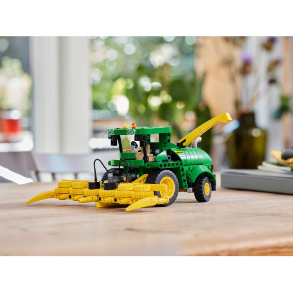 Конструктор LEGO Technic Кормоуборочный комбайн John Deere 9700 559 деталей (42168) Конструктор LEGO Technic Кормоуборочный комбайн John Deere 9700 559 деталей (42168)