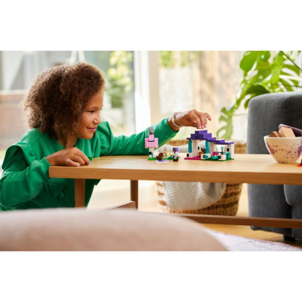 Конструктор LEGO Minecraft Приют для животных (21253)