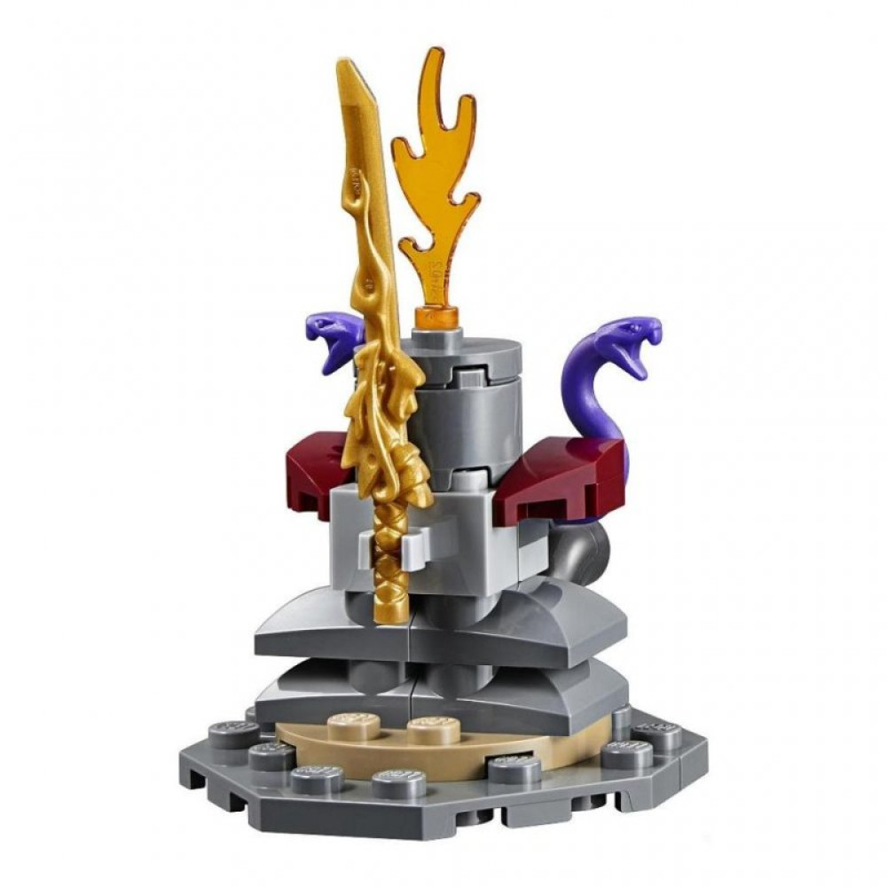 Конструктор LEGO NINJAGO Мотоцикл-клинок Кая и снегоход Зейна 376 деталей (70667)