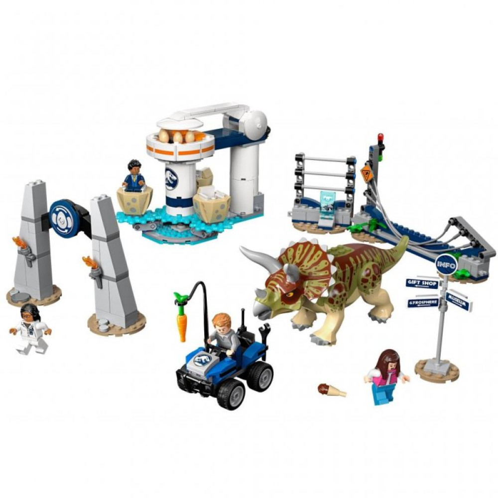 Конструктор LEGO Jurassic World Напад трицератопса (75937)