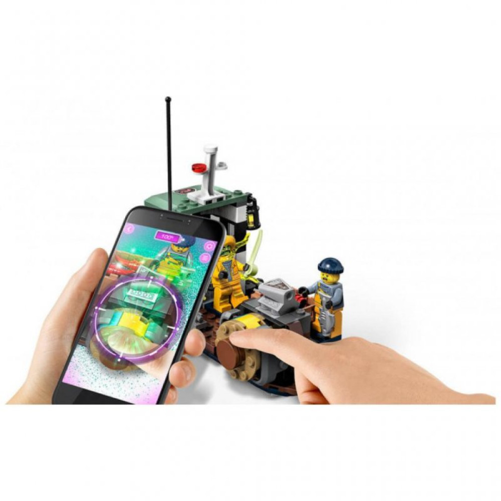 Конструктор LEGO Hidden Side Разбитый рыбацкий корабль 310 деталей (70419)