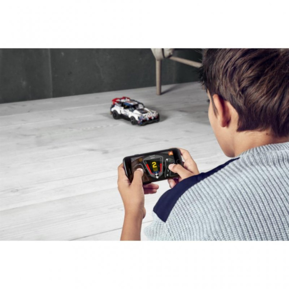 Конструктор LEGO Technic Гоночний автомобіль Top Gear на керуванні (42109)