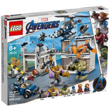 Конструктор LEGO Marvel Comics Битва на базі Месників (76131)