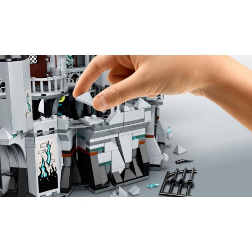 Конструктор LEGO Hidden Side BB 2019 Зачарований замок (70437)