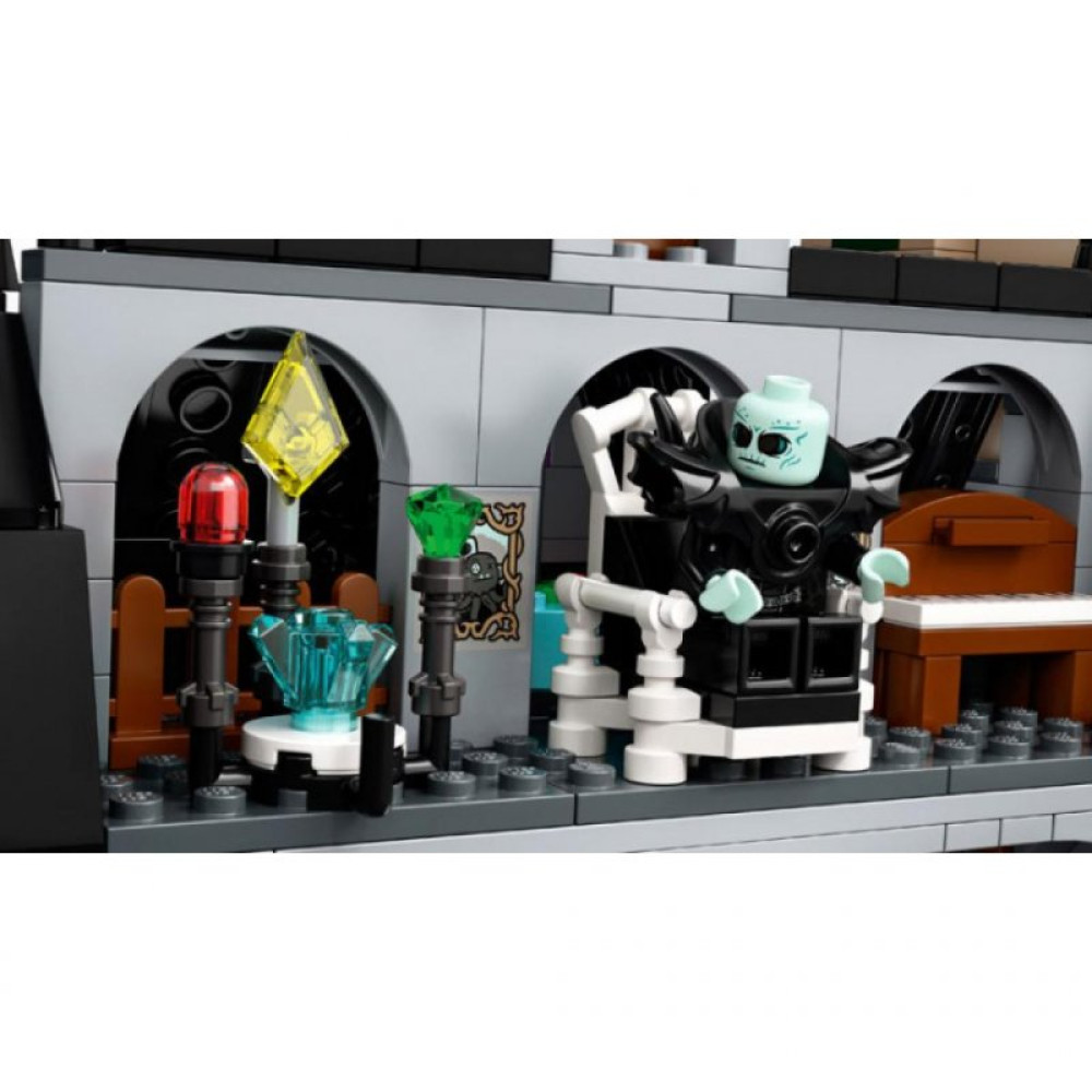 Конструктор LEGO Hidden Side BB 2019 Зачарований замок (70437)
