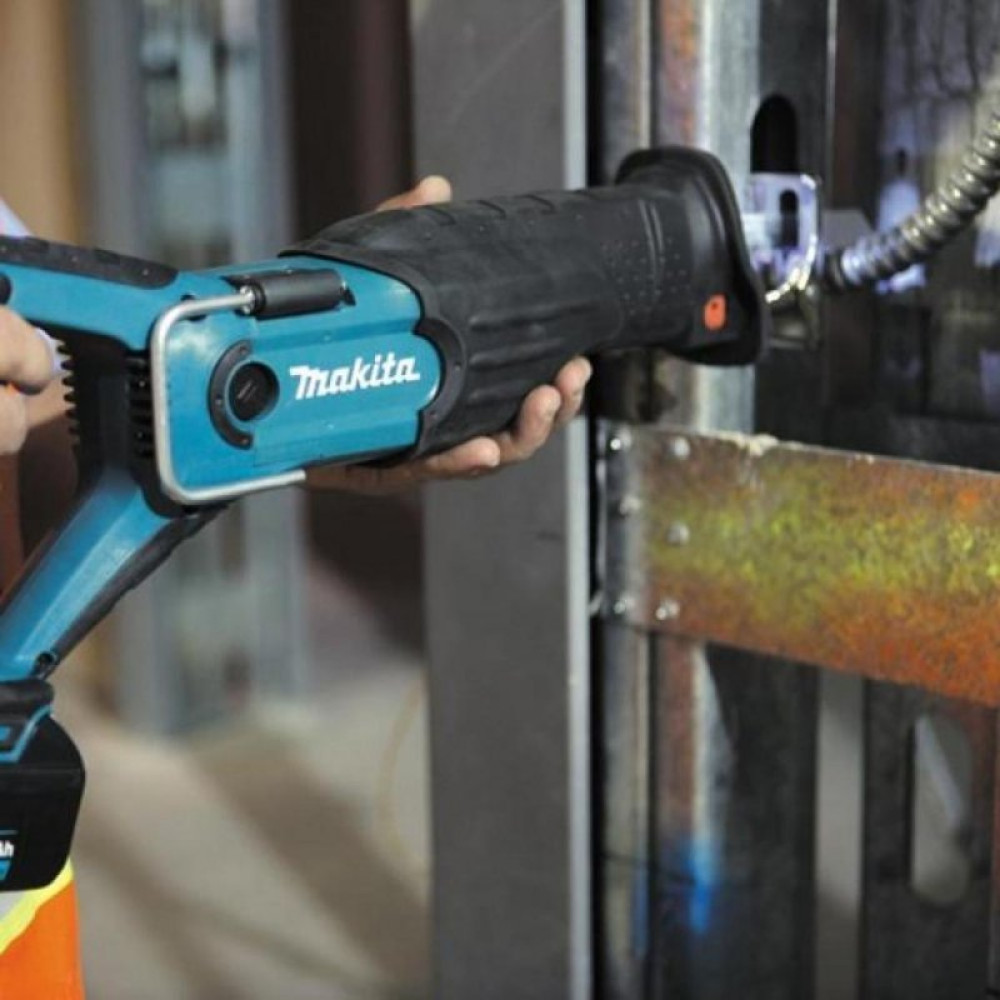 Сабельная пила Makita LXT, 28мм (без АКБ и БП) (DJR181Z)