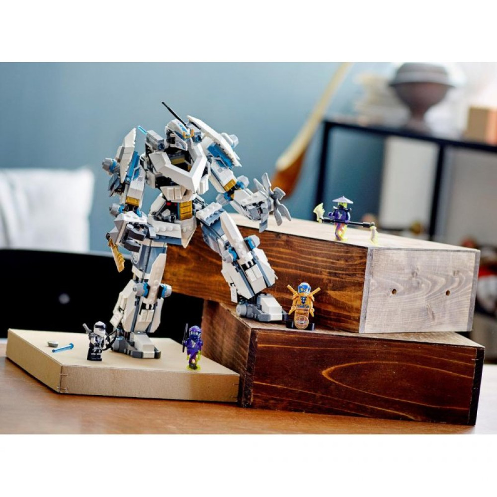 Конструктор LEGO Ninjago Битва робота-титану Зейна 840 деталей (71738)